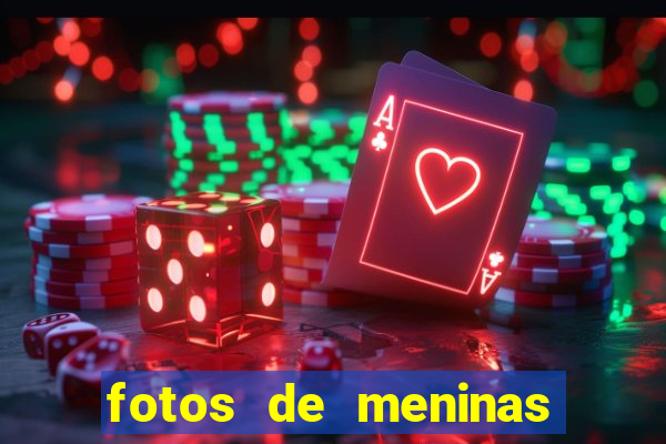 fotos de meninas de cabelo cacheado no espelho