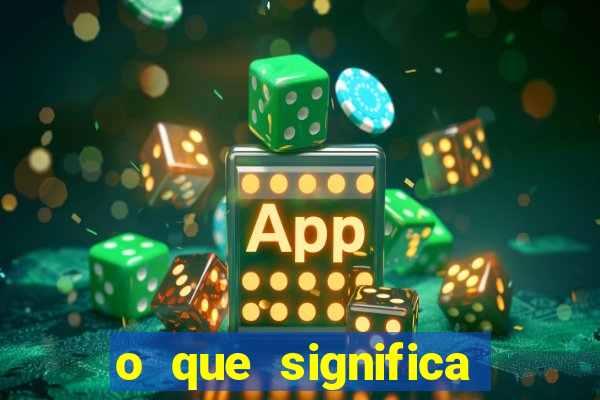 o que significa sonhar dobrando roupas